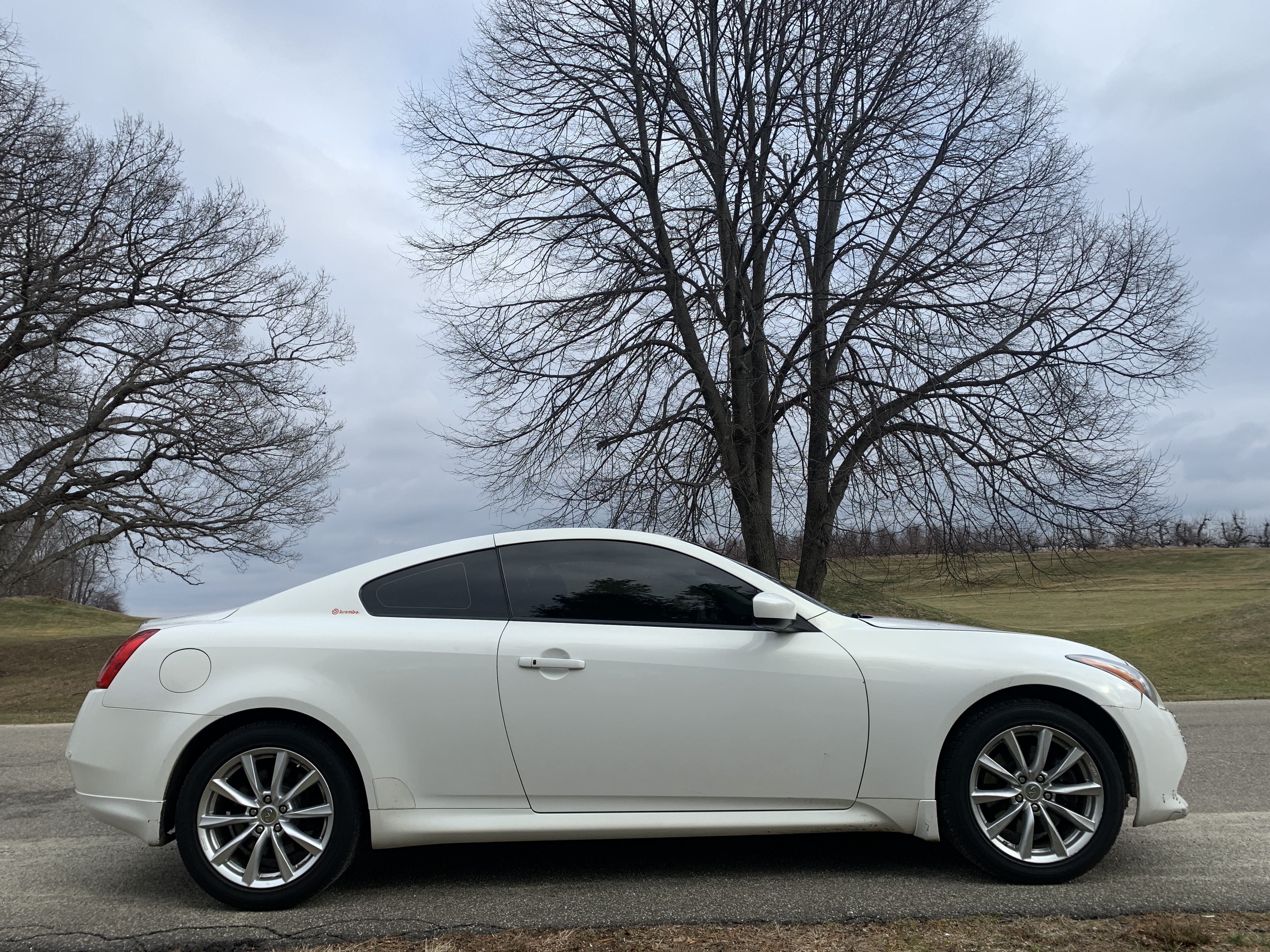 2014 Infiniti Coupe Q60 3.7 AWD 133K 330HP LOADED Excellent Condition SPORT TRIM -  Modern Tech - Serious VQ Power — photo 3